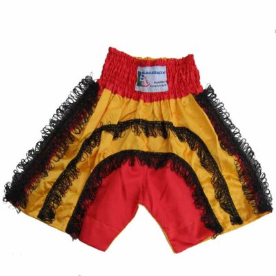 Muay Thai Shorts in Gold-Rot mit aufwendigem Fransen-Design und breitem elastischem Bund.